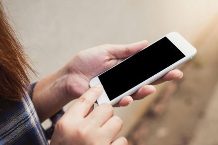 Praxisticker Nr. 05/2025: Steuerfahnder mit biometrischer Zugriffsmacht – Aktuelle Entscheidung: Zwangsweise Entsperrung eines Mobiltelefons